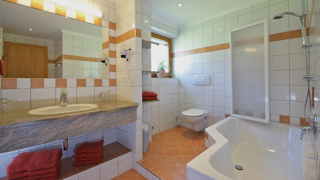 Komfort-Apartments Zufriedenheit Leutasch Bilik gambar